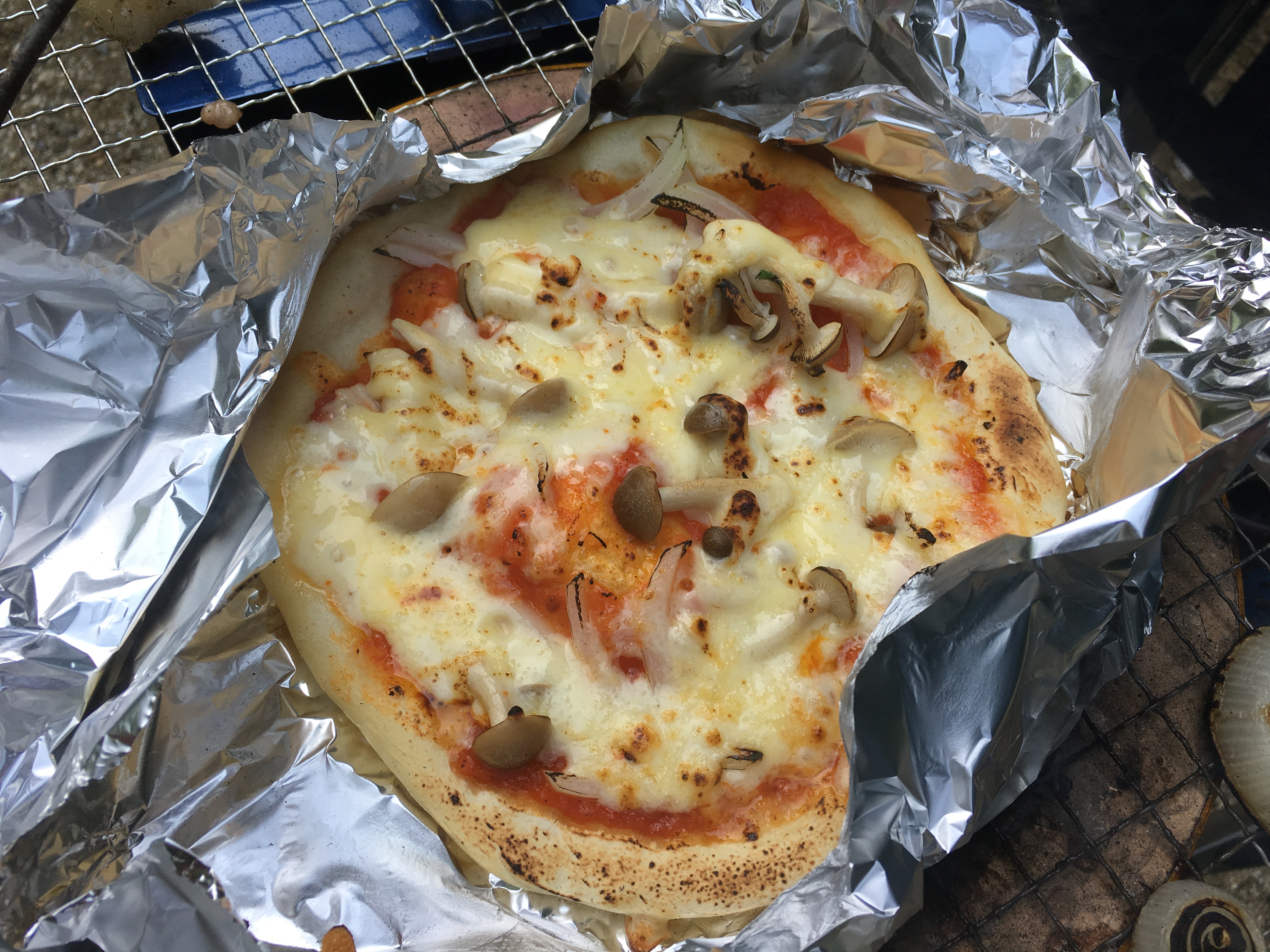 七輪と炭とアルミホイルで簡単ピザ窯 バーベキューのついでにできるピザ モロデザイン